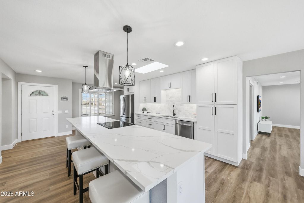 Image 20 of property listing at 16006 N 99TH Drive, Sun City, AZ 85351