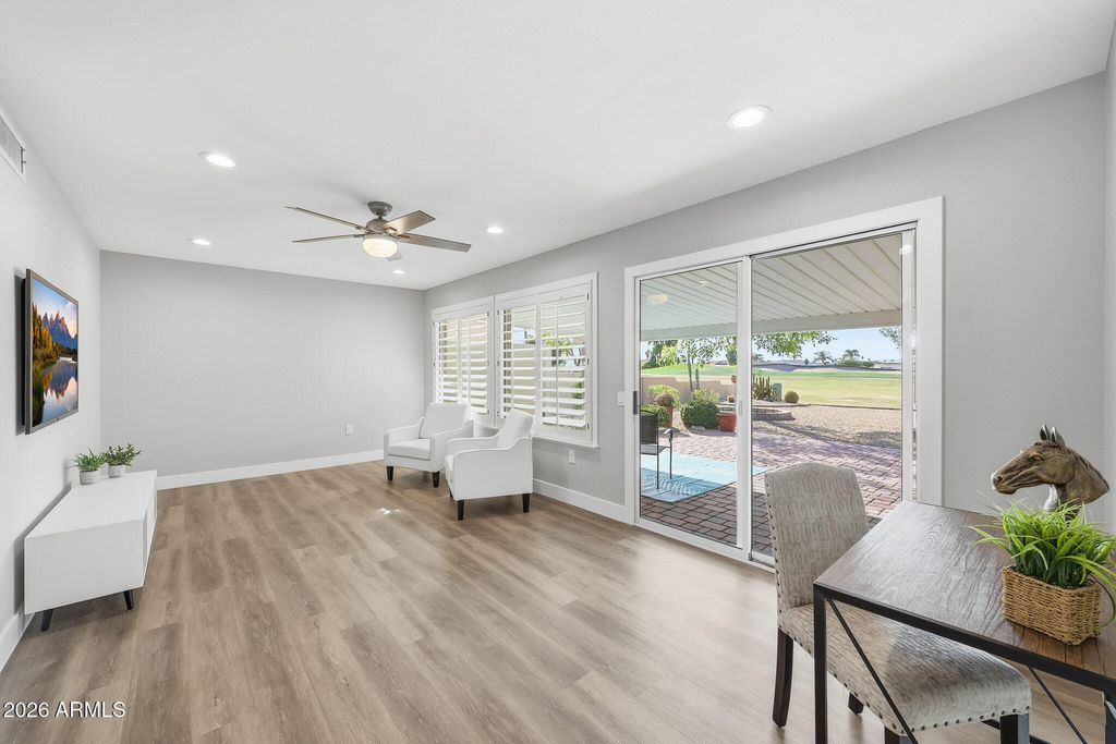 Image 22 of property listing at 16006 N 99TH Drive, Sun City, AZ 85351