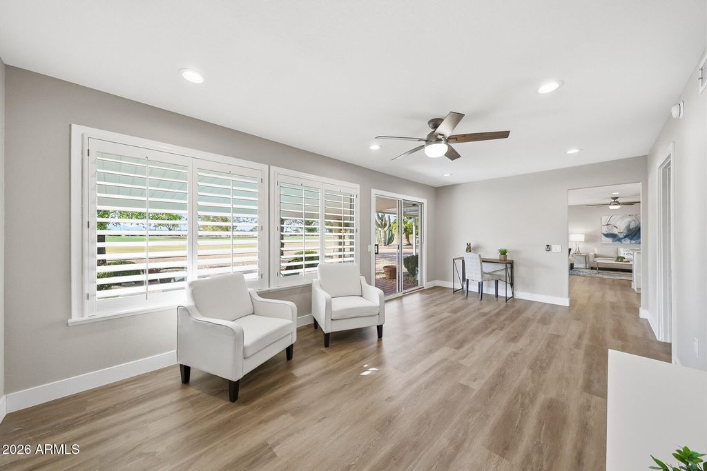 Image 25 of property listing at 16006 N 99TH Drive, Sun City, AZ 85351