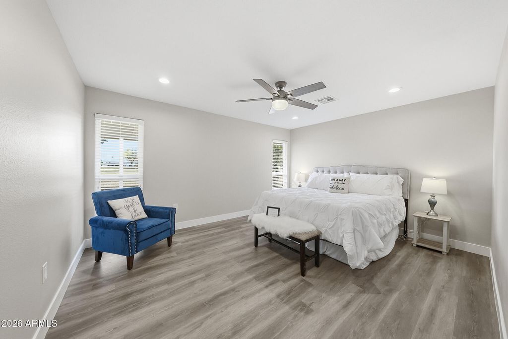 Image 30 of property listing at 16006 N 99TH Drive, Sun City, AZ 85351