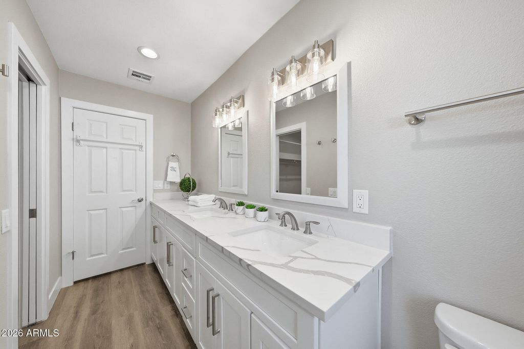 Image 33 of property listing at 16006 N 99TH Drive, Sun City, AZ 85351