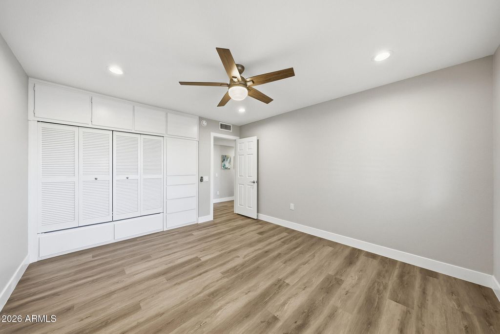 Image 36 of property listing at 16006 N 99TH Drive, Sun City, AZ 85351