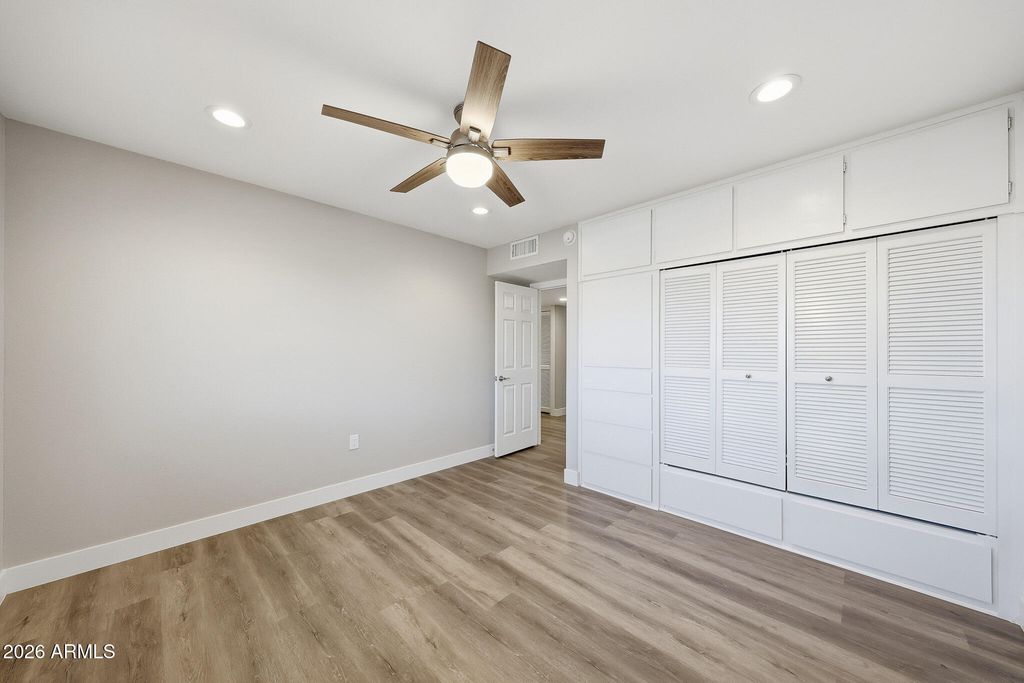 Image 38 of property listing at 16006 N 99TH Drive, Sun City, AZ 85351
