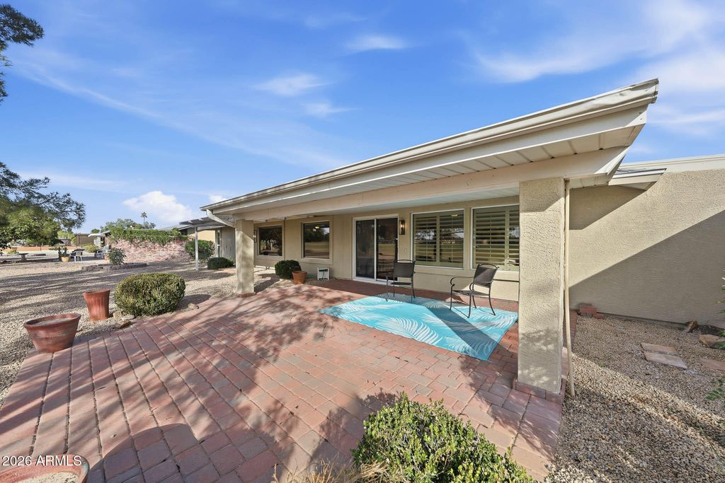 Image 46 of property listing at 16006 N 99TH Drive, Sun City, AZ 85351