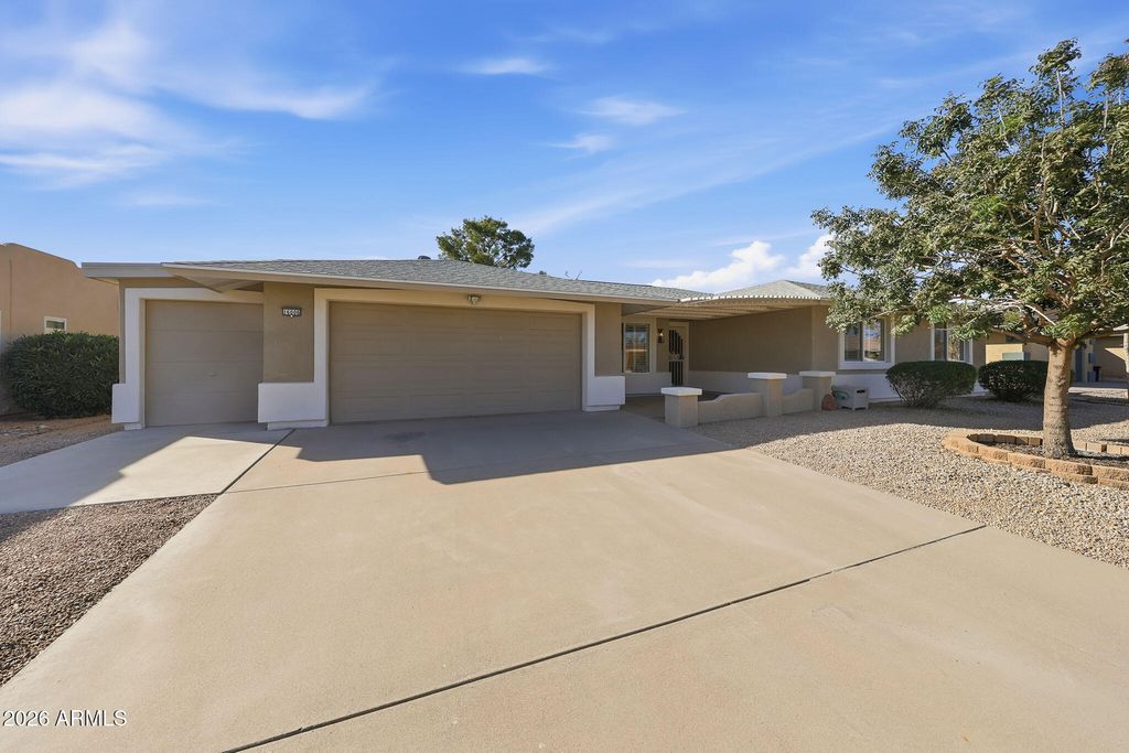 Image 75 of property listing at 16006 N 99TH Drive, Sun City, AZ 85351