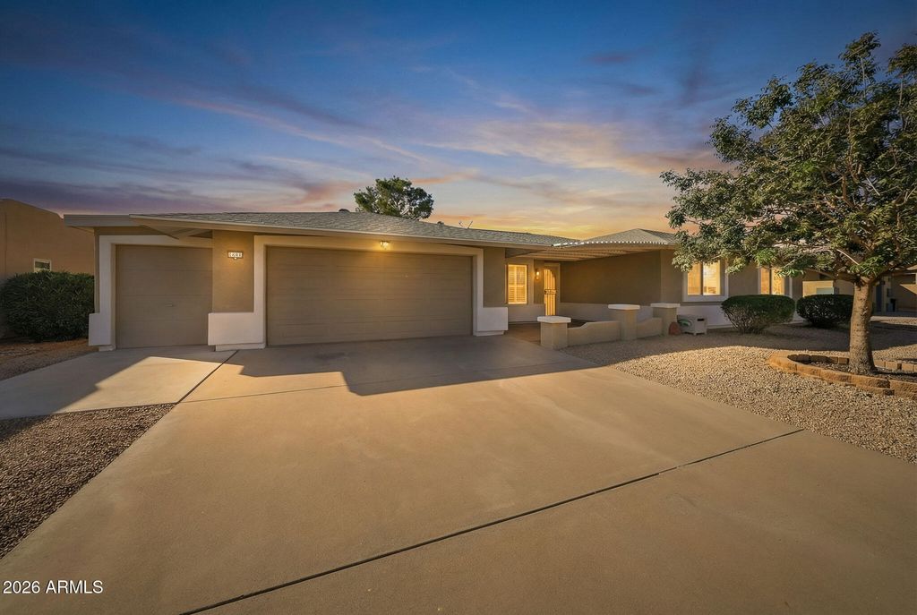 Image 76 of property listing at 16006 N 99TH Drive, Sun City, AZ 85351