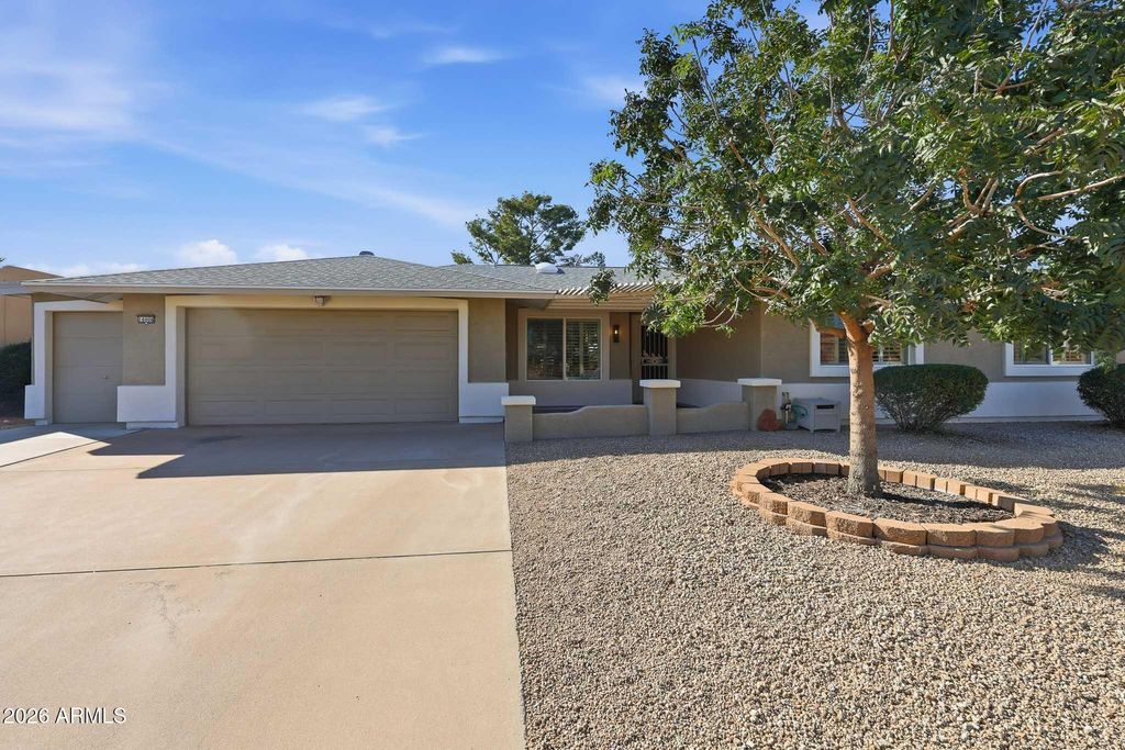 Image 90 of property listing at 16006 N 99TH Drive, Sun City, AZ 85351
