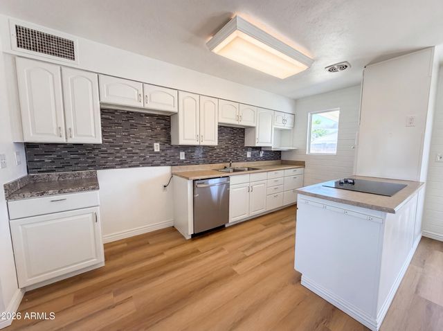 1457 W 7TH Avenue, Mesa, AZ 85202