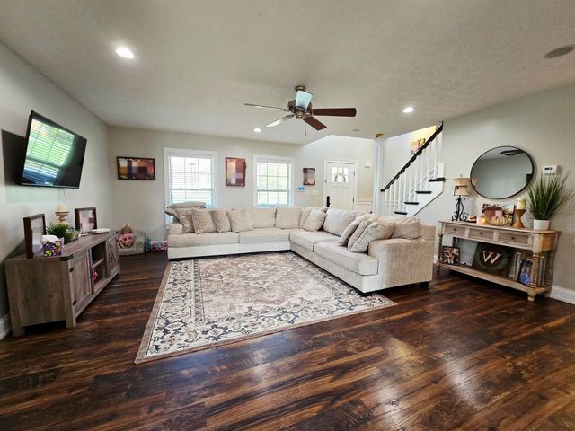 173 Whisper Woods Drive, Somerset, KY 42503