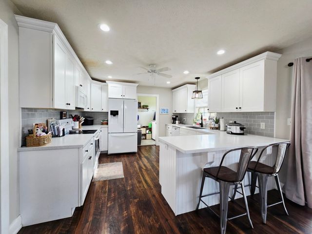 173 Whisper Woods Drive, Somerset, KY 42503