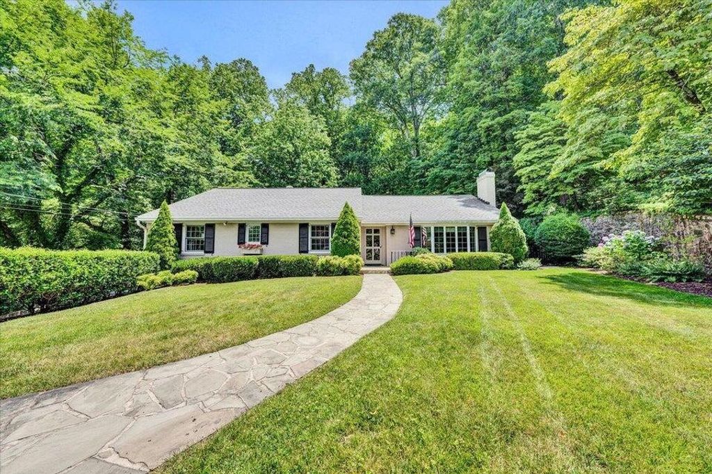 3001 Burnleigh RD, Roanoke, VA 24014