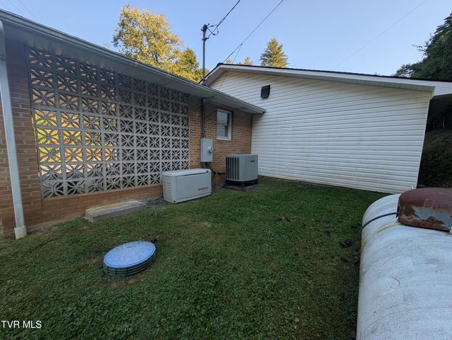 118 Turner Road, Clinchco, VA 24226