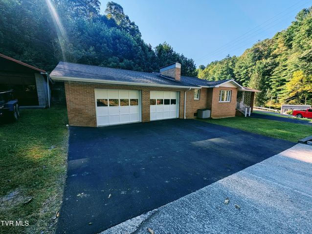 118 Turner Road, Clinchco, VA 24226