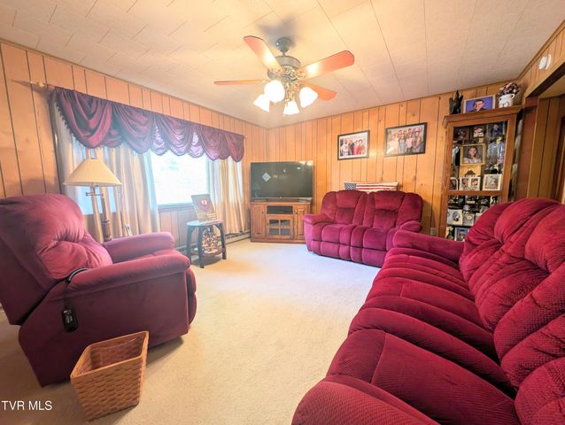 118 Turner Road, Clinchco, VA 24226