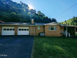 118 Turner Road, Clinchco, VA 24226