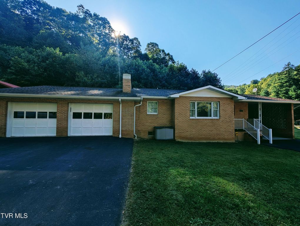 118 Turner Road, Clinchco, VA 24226