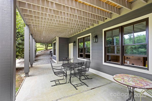 301 Winding Meadows Drive, Flat Rock, NC 28731