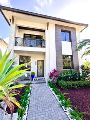 8286 NW 51st Terrace, Doral, FL 33166