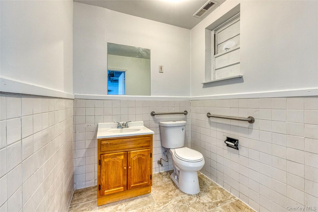 153 Woodbury Road, Hicksville, NY 11801 — photo 3