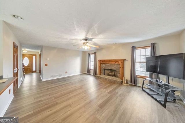 663 Hiram Way, Hiram, GA 30141