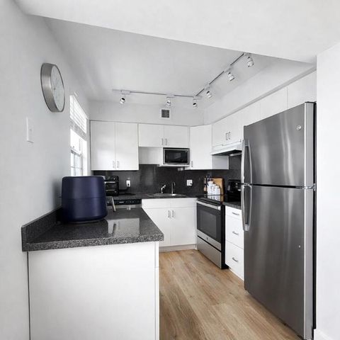 124 Oakridge I 124, Deerfield Beach, FL 33442