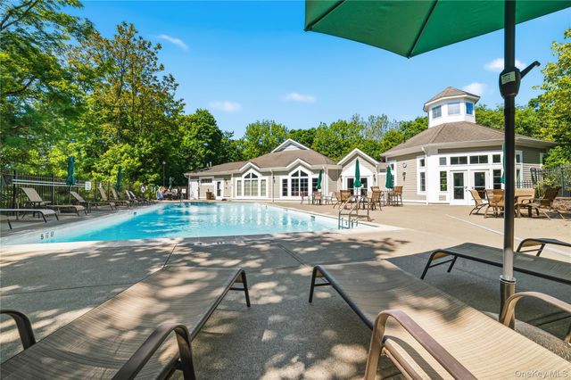 100 Woodcrest Lane 112, Mount Kisco, NY 10549