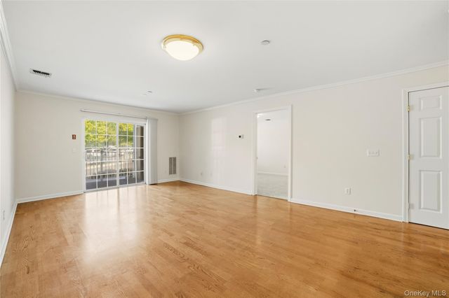100 Woodcrest Lane 112, Mount Kisco, NY 10549