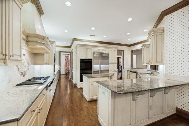 7718 Marquette Street, Dallas, TX 75225