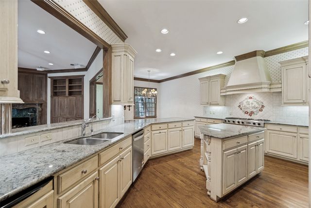 7718 Marquette Street, Dallas, TX 75225