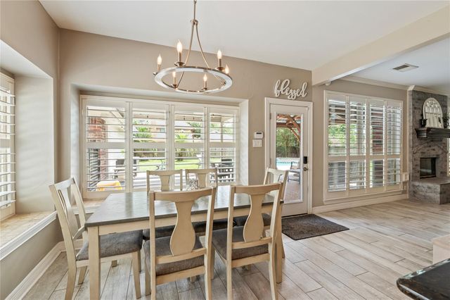 409 Silverleaf Drive, Friendswood, TX 77546