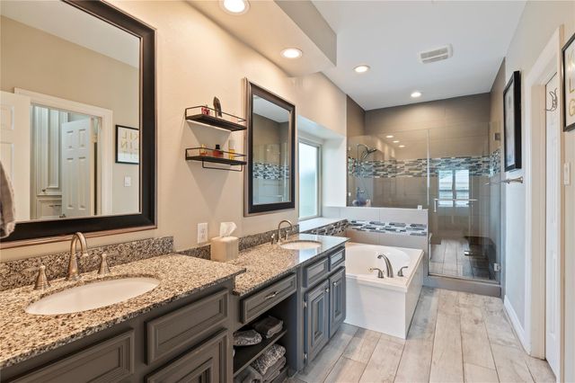 409 Silverleaf Drive, Friendswood, TX 77546