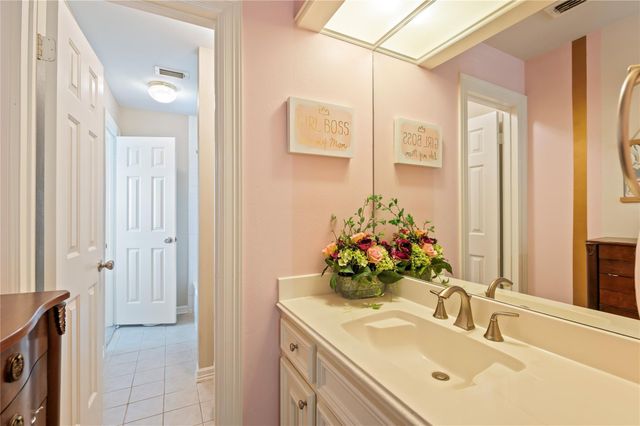 409 Silverleaf Drive, Friendswood, TX 77546