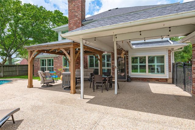 409 Silverleaf Drive, Friendswood, TX 77546