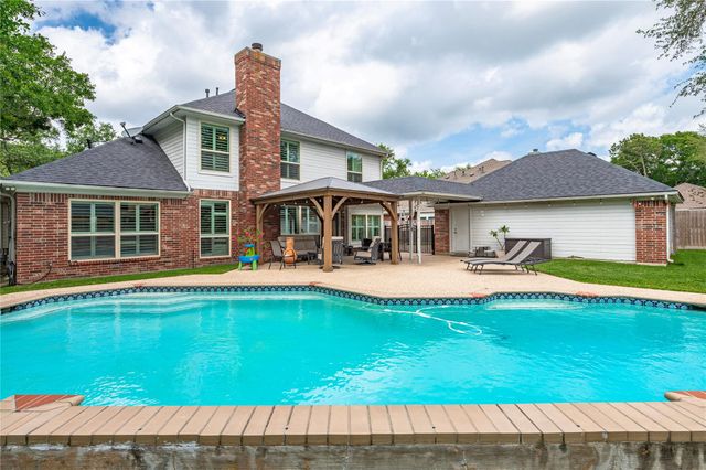 409 Silverleaf Drive, Friendswood, TX 77546