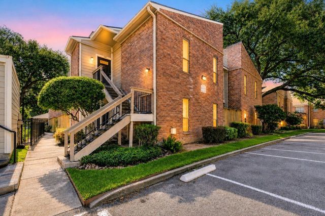 2001 Bering Drive 7L, Houston, TX 77057