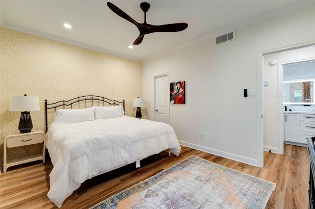 2001 Bering Drive 7L, Houston, TX 77057