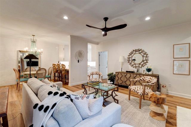 2001 Bering Drive 7L, Houston, TX 77057