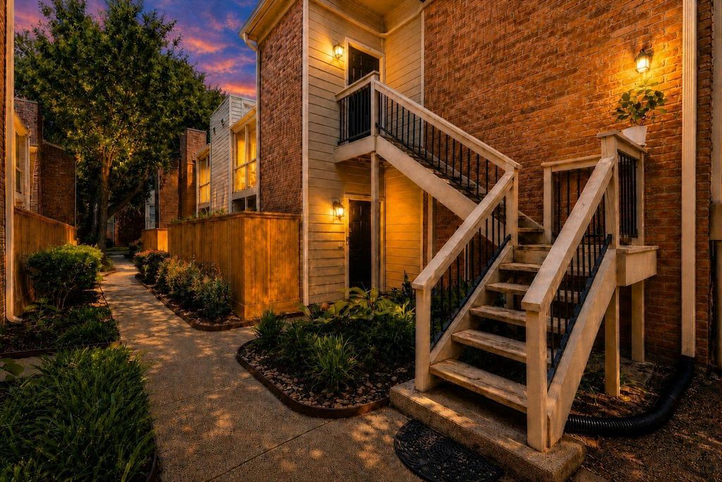2001 Bering Drive 7L, Houston, TX 77057