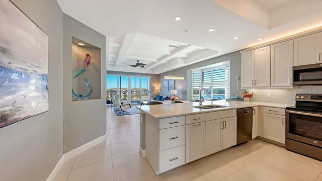 10530 BOARDWALK LOOP 505, Lakewood Ranch, FL 34202