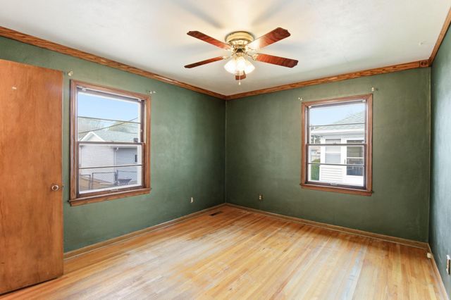 1562 Hoyt Avenue E, Saint Paul, MN 55106