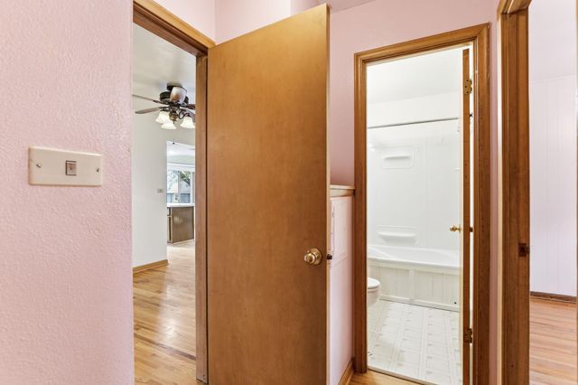 1562 Hoyt Avenue E, Saint Paul, MN 55106