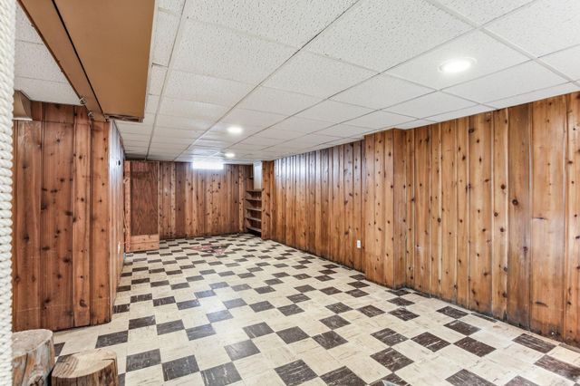 1562 Hoyt Avenue E, Saint Paul, MN 55106