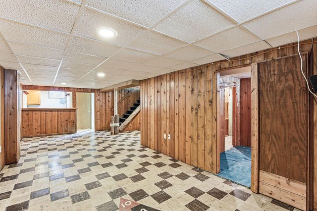 1562 Hoyt Avenue E, Saint Paul, MN 55106