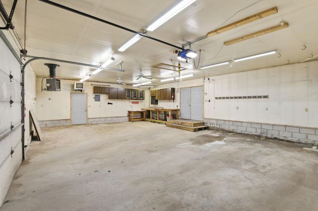 1562 Hoyt Avenue E, Saint Paul, MN 55106