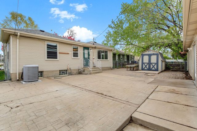 1562 Hoyt Avenue E, Saint Paul, MN 55106