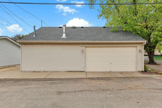 1562 Hoyt Avenue E, Saint Paul, MN 55106