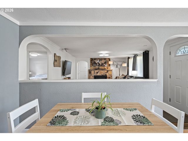 2207 WILLONA Dr, Eugene, OR 97408