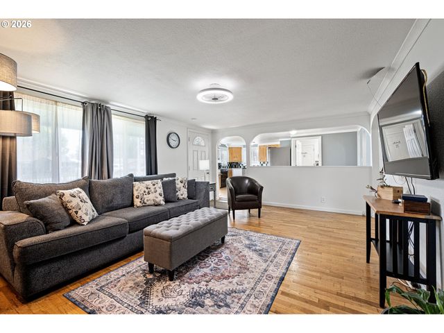 2207 WILLONA Dr, Eugene, OR 97408