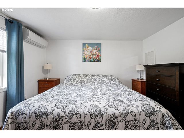 2207 WILLONA Dr, Eugene, OR 97408