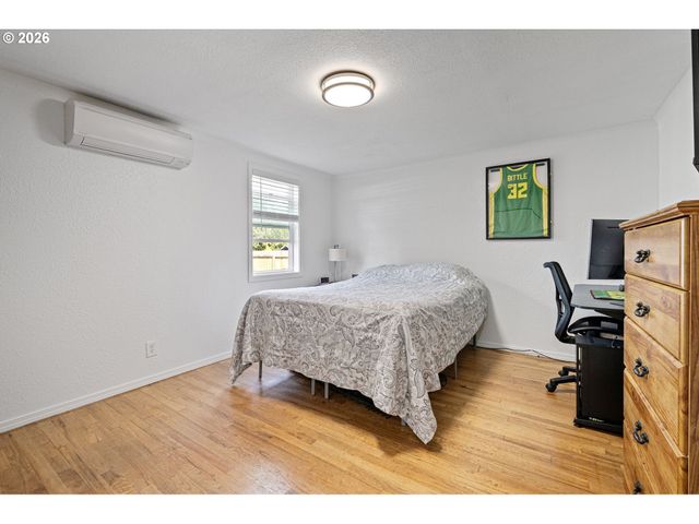 2207 WILLONA Dr, Eugene, OR 97408